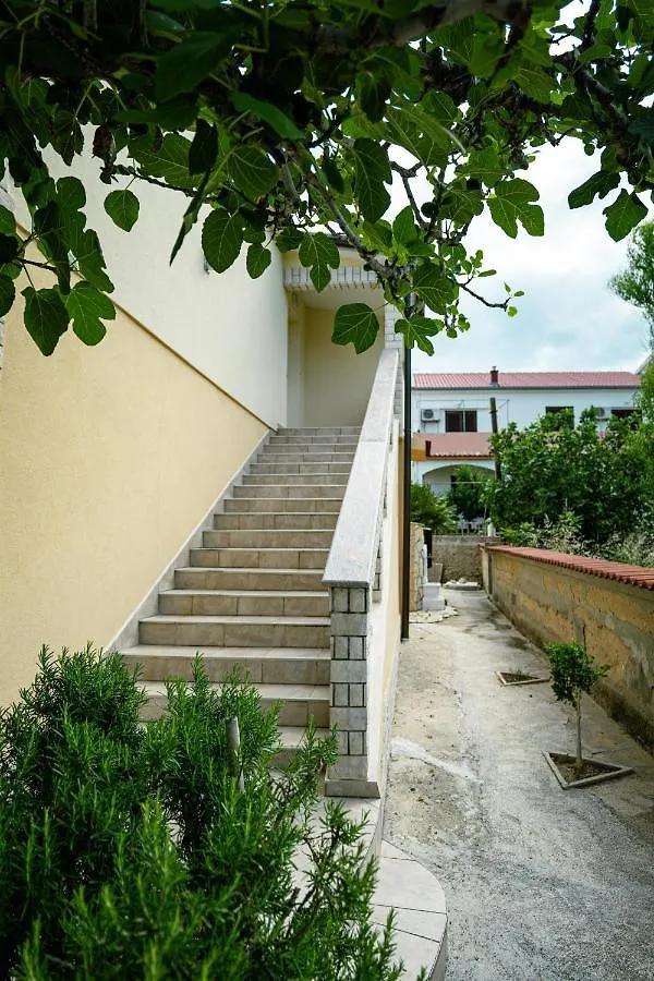 פג Apartment Tiam